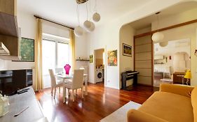 Milano Calvairate Balcony Apt